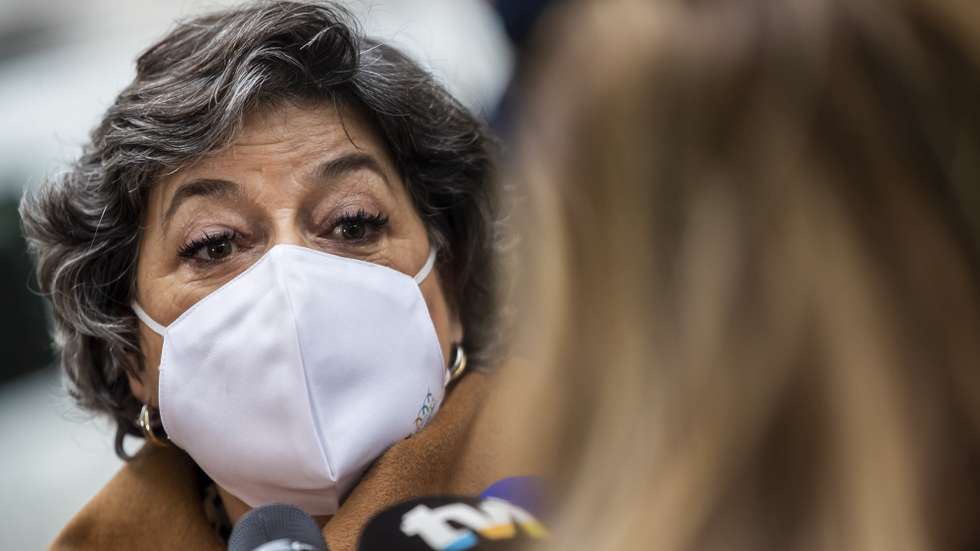 A candidata às Eleições Presidenciais, Ana Gomes, fala à imprensa após entregar o processo de candidatura às Eleições Presidenciais, no Tribunal Constitucional, em Lisboa, 23 de dezembro de 2020. JOSÉ SENA GOULÃO/LUSA