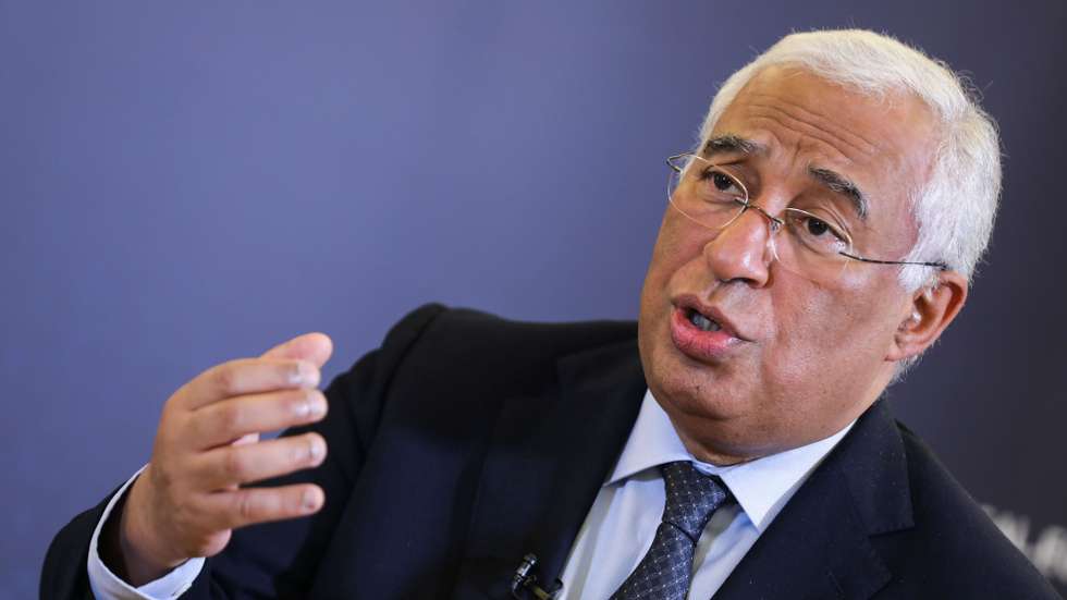 O primeiro-ministro, António Costa, fala durante uma entrevista à agência Lusa sobre a Presidência Portuguesa do Conselho da União Europeia que irá decorrer de 01 de janeiro de 2021 a 30 de junho de 2021, no Palácio de São Bento, em Lisboa, 30 de dezembro de 2020. (ACOMPANHA TEXTO DA LUSA DO DIA 04 DE JANEIRO DE 2021). MIGUEL A. LOPES/LUSA