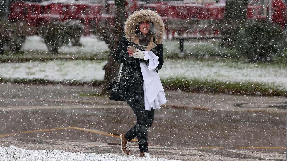 Forte nevão em Estremoz, fenómeno meteorológico raro no alentejo. Não nevava no distrito de Évora há 12 anos. Estremoz, 09 de janeiro de 2021. O Instituto Português do Mar e da Atmosfera (IPMA) mantêm o continente e a Madeira em alerta amarelo devido ao frio previsto para o fim-de-semana, e prevê que a temperatura média da próxima semana esteja abaixo dos valores normais para a época.  NUNO VEIGA/LUSA