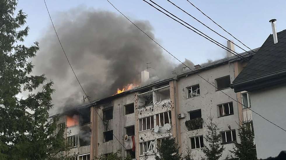 epa10800884 A handout picture made available by the Lviv Mayor Andriy Sadovyi shows a burning building after a rocket attack in the western Ukrainian city of Lviv, Ukraine, 15 August 2023 amid the Russian invasion. Ukraine was attacked overnight with 28 rockets of different classes, 16 of which were shot down according to a statement from the Ukraine Air Force. Russian troops entered Ukrainian territory in February 2022, starting a conflict that has provoked destruction and a humanitarian crisis.  EPA/Lviv Mayor Andriy Sadovyi HANDOUT HANDOUT HANDOUT EDITORIAL USE ONLY/NO SALES