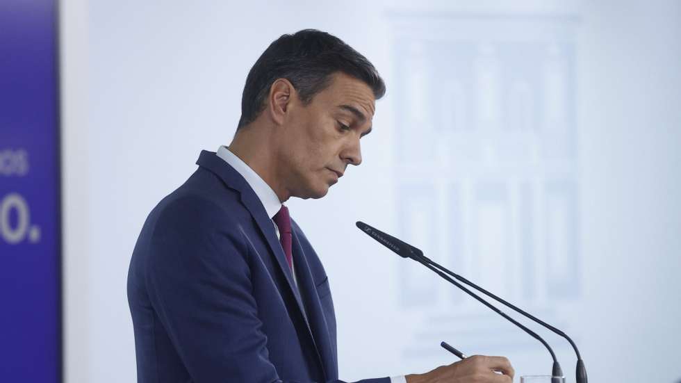 epa10813410 Spain&#039;s acting Prime Minister and leader of the socialist party Pedro Sanchez addresses a press conference at Moncloa Presidential Palace after his meeting with Spain&#039;s King Felipe VI in Madrid, Spain, 22 August 2023. King Felipe VI is to meet leaders from the seven political parties represented at Parliament before proposing a candidate for Prime Minister to be voted at Parliament.  EPA/Juan Carlos Hidalgo