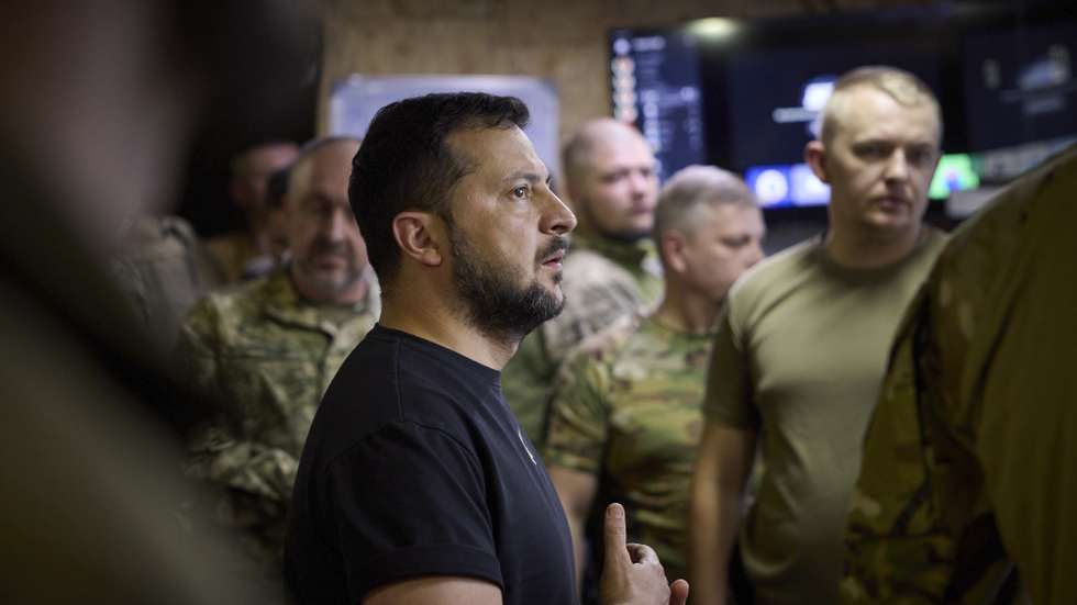 epa10840756 A handout picture made available by the presidential press service shows Ukrainian President Volodymyr Zelensky meet with servicemen during his working visit to the Donetsk region, Ukraine, 04 September 2023 amid the Russian invasion. During the visit, President Volodymyr Zelenskyy visited the command posts of the military units defending Ukraine as part of the Donetsk operational and tactical group. Russian troops entered Ukrainian territory in February 2022, starting a conflict that has provoked destruction and a humanitarian crisis.  EPA/PRESIDENTIAL PRESS SERVICE HANDOUT  HANDOUT EDITORIAL USE ONLY/NO SALES