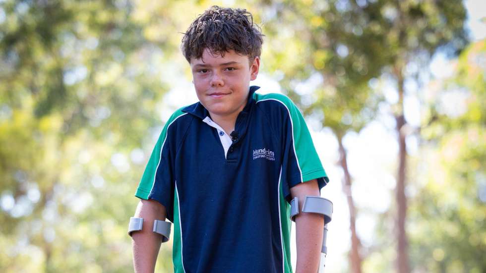 Austin Appelbee, jovem de 13 anos que nadou quatro km para salvar a família