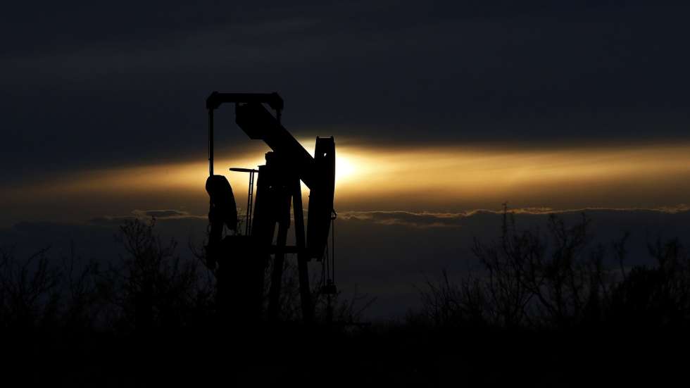 epaselect epa08347158 A view of an oil pump jack in the oil field near Midland, Texas, USA, 06 April 2020. Midland, Texas is a city in western Texas, part of the Permian Basin area. Gas prices across the country are extremely low due to a dramatic drop in the value of oil.  EPA/LARRY W. SMITH