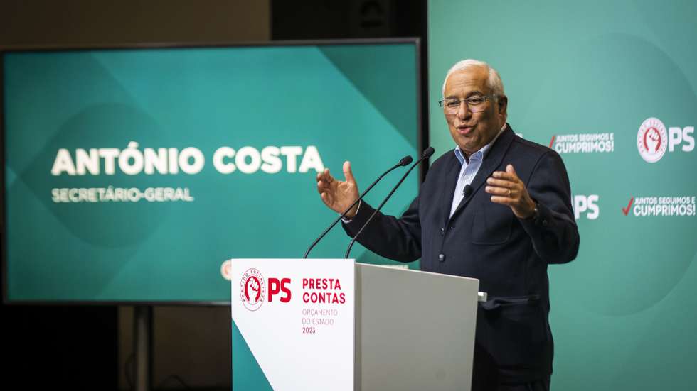 O secretário geral do Partido Socialista, António Costa, durante a sua intervenção na apresentação do Orçamento de Estado 2023 aos militantes do partido, no Capitólio, em Lisboa, 17 de outubro de 2022. JOSÉ SENA GOULÃO/LUSA