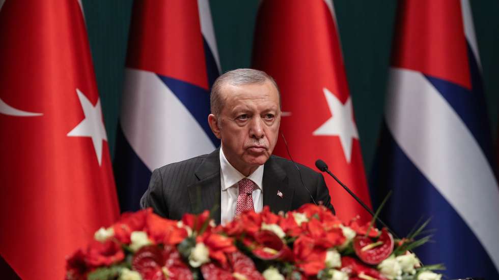 epa10323372 Turkish President Recep Tayyip Erdogan attends a press conference after a meeting with Cuban President Miguel Diaz-Canel at the Presidential Palace in Ankara, Turkey, 23 November 2022. Cuban President Miguel Mario Diaz-Canel Bermudez is in Turkey for a three day official visit to have talks on bilateral relations between the countries.  EPA/NECATI SAVAS