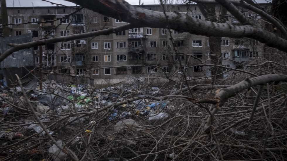 epa10492629 A view of destroyed and partially burnt out appartments of a building in Vuhledar, eastern Ukraine, 26 February 2023. The heavily destructed and embettled town is under constant Russian artillery bombardment. Vuhledar is only linked by a mud road that is within reach of Russian positions. Russian troops entered Ukrainian territory on 24 February 2022, starting a conflict that has provoked destruction and a humanitarian crisis.  EPA/RICARDO GARCIA VILANOVA