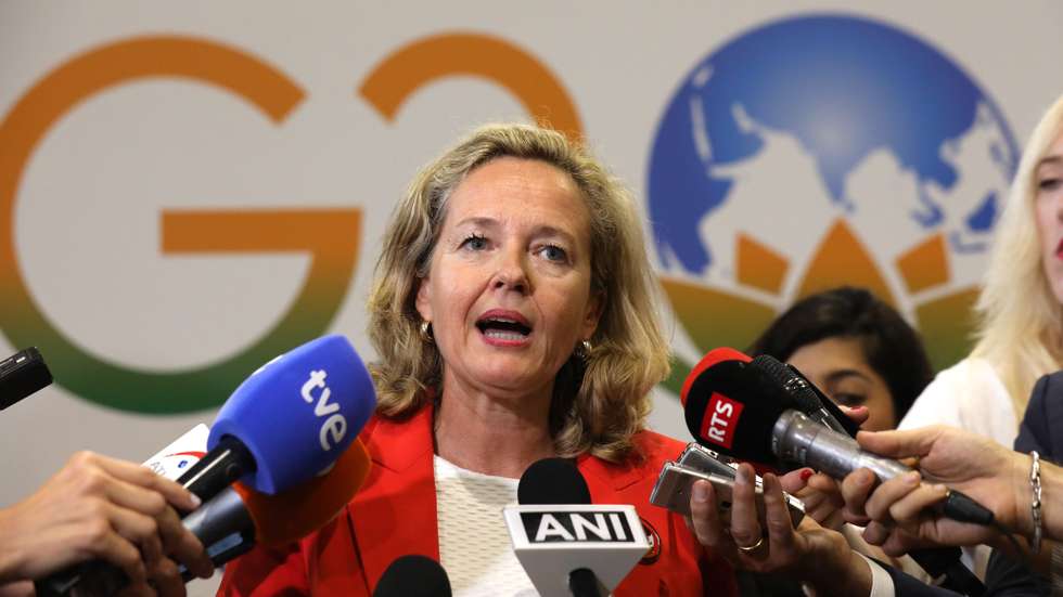 epa10850079 First Deputy Prime Minister of Spain Nadia Calvino speaks with the media during the G20 Summit at the ITPO Convention Centre Pragati Maidan in New Delhi, India, 09 September 2023. The G20 Heads of State and Government summit takes place in the Indian capital on 09 and 10 September.  EPA/RAJAT GUPTA
