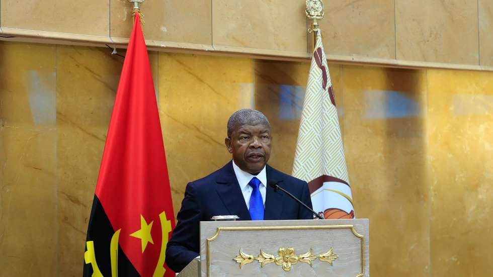 O Presidente de Angola, João Lourenço, discursa no ato solene que marca a abertura da 4.ª Sessão Legislativa da V Legislatura da Assembleia Nacional, em Luanda, Angola, 15 de outubro de 2025. AMPE ROGÉRIO/LUSA