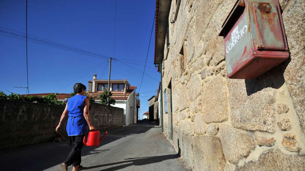 Após o último recenciamento, o Concelho de Armamar foi considerado o segundo mais despovoado do país e Coura uma das suas aldeias registou uma perda de trinta pontos percentuais nos ultimos dez anos, Armamar, 30 de Junho de 2011. (ACOMPANHA TEXTO) NUNO ANDRE FERREIRA/LUSA