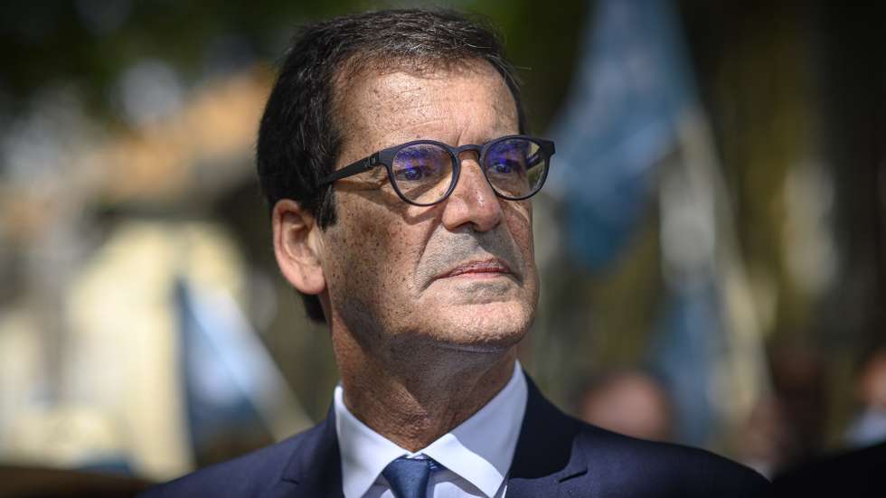 O candidato do Movimento "Aqui Há Porto” à Câmara Municipal do Porto, Rui Moreira, durante uma ação de campanha, na freguesia de Campanhã, Porto, 17 de setembro de 2021. No próximo dia 26 de setembro mais de 9,3 milhões eleitores podem votar nas eleições Autárquicas, para eleger os seus representantes locais. PEDRO GRANADEIRO/LUSA