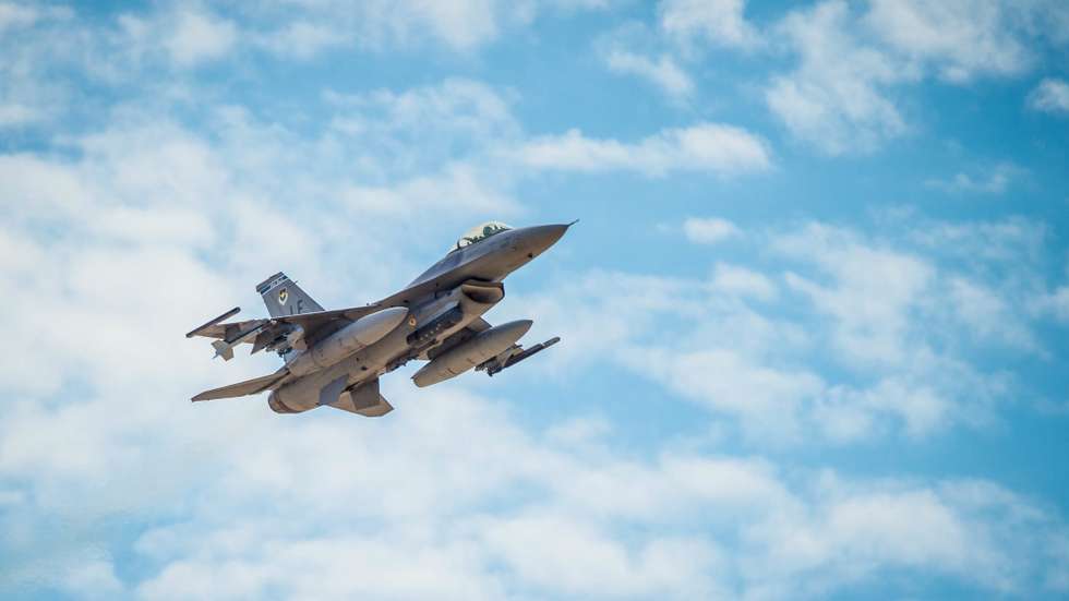 epa06186960 A handout photo made available by the 56 Fighter Wing Public Affairs Office of the US Air Force shows an F-16 Fighting Falcon flying over the flightline at Luke Air Force Base, in Arizona, USA, 21 August 2017. According to media reports on 05 September 2017, an F-16 Fighting Falcon, piloted by an Arizona National Guard pilot, crashed in the Arizona desert around 20 miles (32 km) northwest of the city of Safford. The jet was a part of the 162nd Wing of the Arizona Air National Guard. The pilot of the F-16 died in the crash and their identity has not been released. There were no other reports of injuries or fatalities.  EPA/STAFF SGT. JENSEN STIDHAM / US AIR FORCE / HANDOUT  HANDOUT EDITORIAL USE ONLY/NO SALES