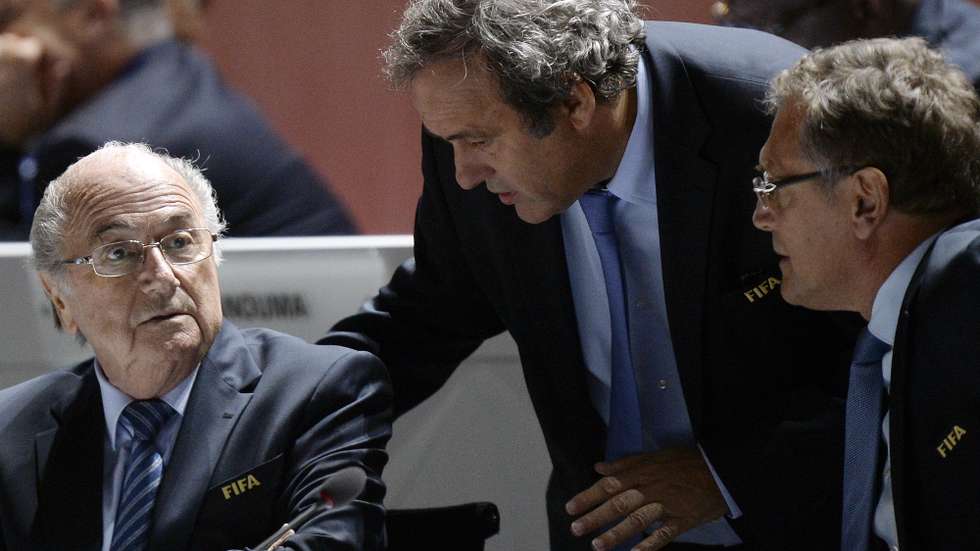 epa09559451 (FILE) - FIFA president Joseph S. Blatter (L), UEFA president Michel Platini (C), and FIFA general secretary Jerome Valcke (R) attend the 65th FIFA Congress in Zurich, Switzerland, 29 May 2015 (re-issued on 02 November 2021). Former FIFA officials Sepp Blatter and Michel Platini have been charged with fraud in Switzerland over a controversial 1.58 million euro payment, Swiss federal prosecutors confirmed on 02 November 2021.  EPA/WALTER BIERI *** Local Caption *** 52296686