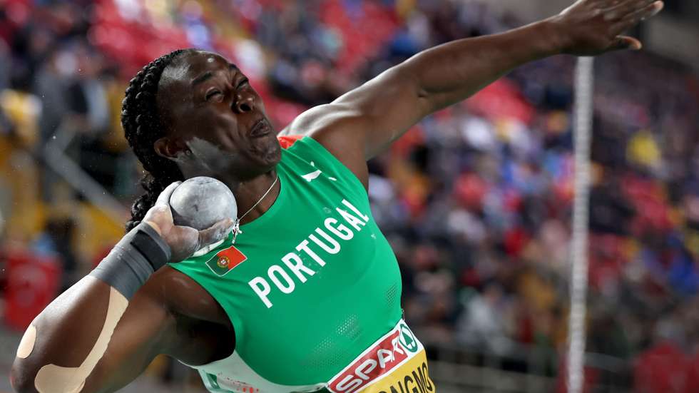epa10499248 Auriol Dongmo of Portugal competes in the Women's Shot Put qualification at the European Athletics Indoor Championships in Istanbul, Turkey, 02 March 2023.  EPA/Tolga Bozoglu