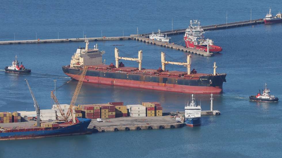 epa12790050 Container ships are moored in the Port of Cape Town, South Africa, 02 March 2026. Shipping companies such as Denmark’s Maersk and France’s CMA CGM reported that their vessels will be rerouted to the Cape of Good Hope, near Cape Town, as the transit route through the Strait of Hormuz has been suspended due to the ongoing joint US-Israeli military operation, which began with strikes across Iran on 28 February.  EPA/HALDEN KROG