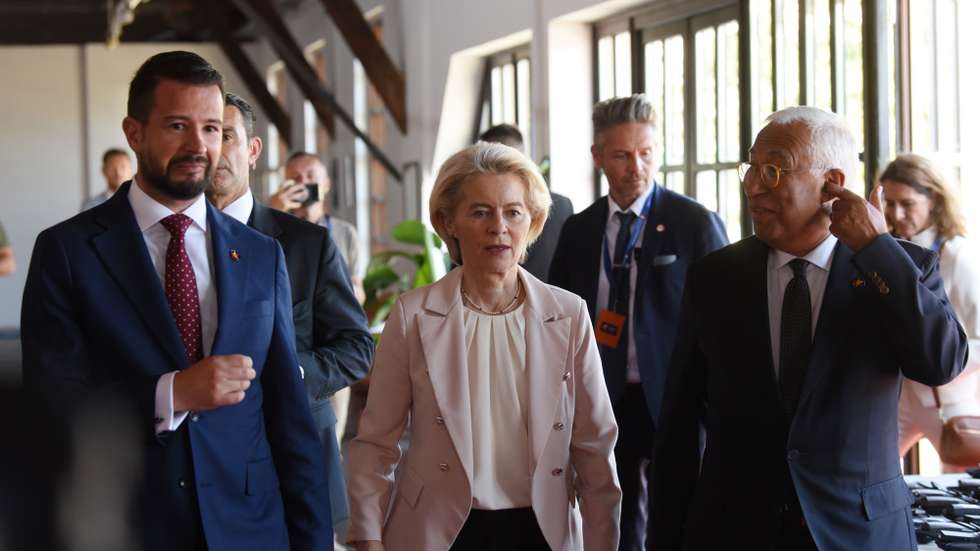 epa13018342 European Council President Antonio Costa (R), Montenegro's President Jakov Milatovic (L) and European Commission President Ursula von der Leyen (C) arrive for the press conference following the EU-Western Balkans summit in Tivat, Montenegro, 05 June 2026. The high-level one-day summit brings together European Union (EU) leaders and their Western Balkan counterparts to discuss concrete integration measures and accelerate the region's path toward bloc membership.  EPA/BORIS PEJOVIC
