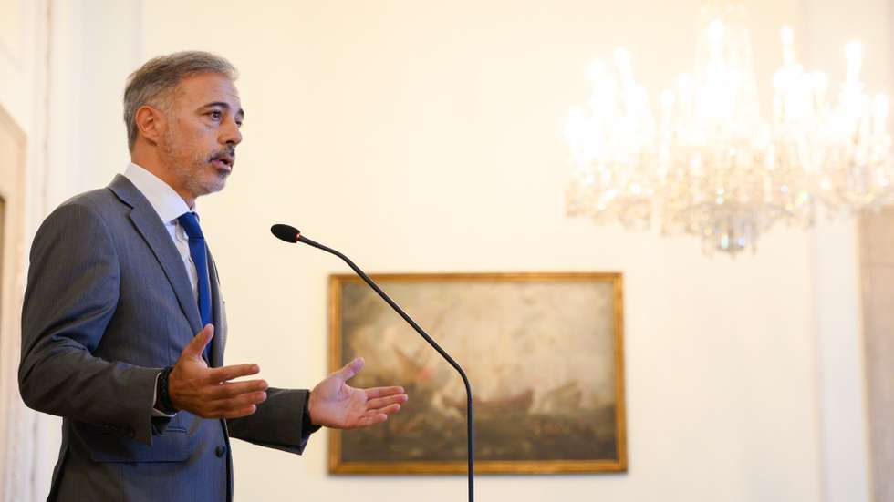 O presidente da Câmara Municipal do Porto, Pedro Duarte, em conferência de imprensa sobre a manifestação na Praça D. João I, no Porto, 15 de outubro de 2026. RICARDO CASTELO/LUSA