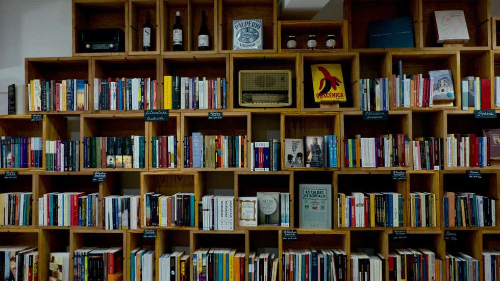 Os utilizadores da biblioteca têm 20% de desconto nos bilhetes e antes do espetáculo, às 16h00, a artista estará na Biblioteca a apresentar o seu livro
