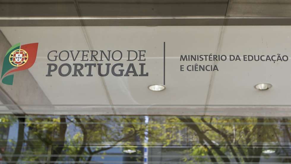 A FNE reconhece que o recrutamento de docentes é um processo "complexo" e que é "difícil encontrar soluções que agradem a toda a gente"