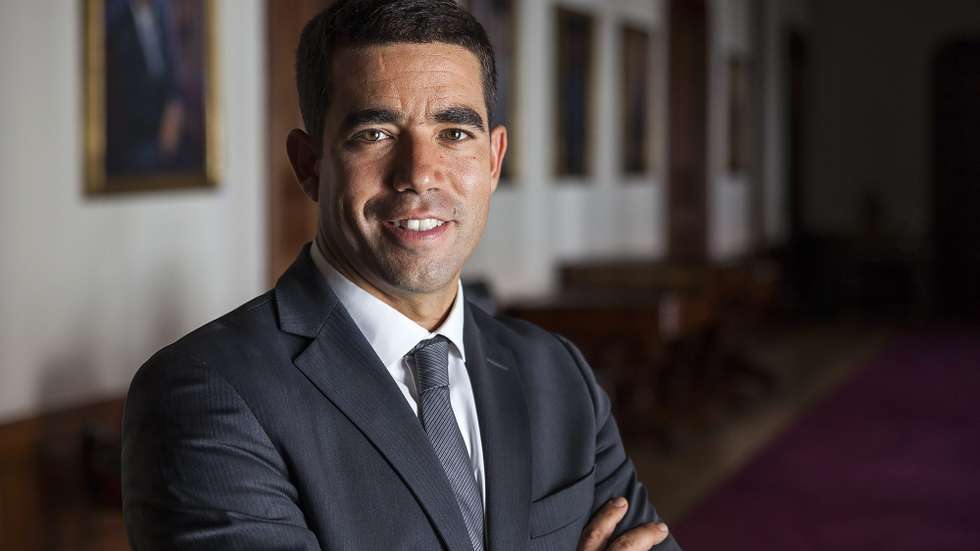 "Portugal tem um problema sério. Os portugueses pagam demasiados impostos", condenou Leitão Amaro