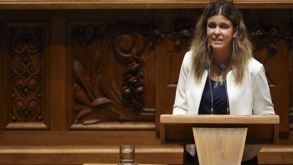 Sobre a prestação social para a inclusão (PSI), que abrange mais de 110 mil beneficiários, Ana Sofia Antunes reconheceu que a estimativa é que mais pessoas com deficiência venham a precisar dela