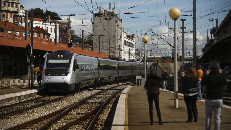"É, sem dúvida, mais um forte incentivo para que os portugueses usem os transportes públicos",