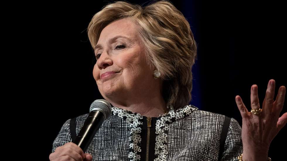 Hillary Clinton demonstrou apoio a Sanna Marin através das redes sociais.
