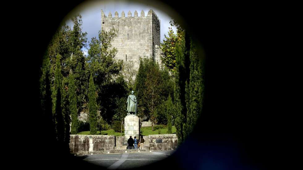 Na resposta, o presidente da Câmara garantiu que o foco está na celebração nacional dos 900 anos da Batalha de São Mamede