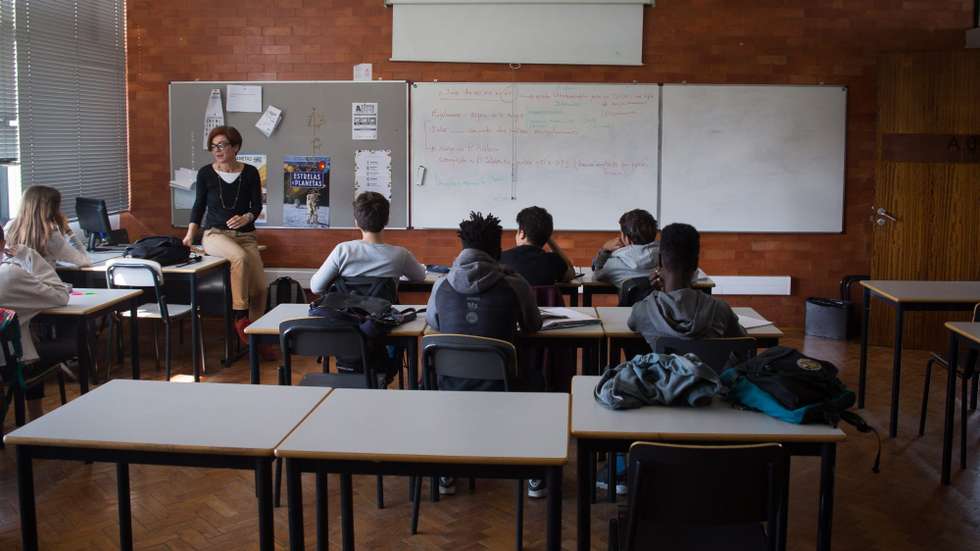 Os alunos têm 14 e 16 anos e vão frequentar, em 2022/2023, o 9.º e o 11.º anos, respetivamente