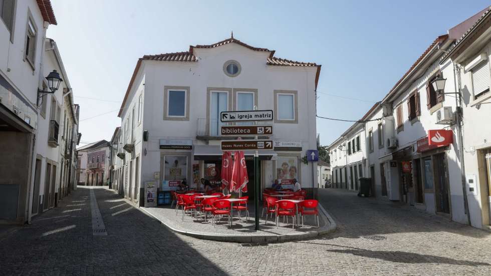 O magistrado judicial considerou que os arguidos "praticaram crimes graves"