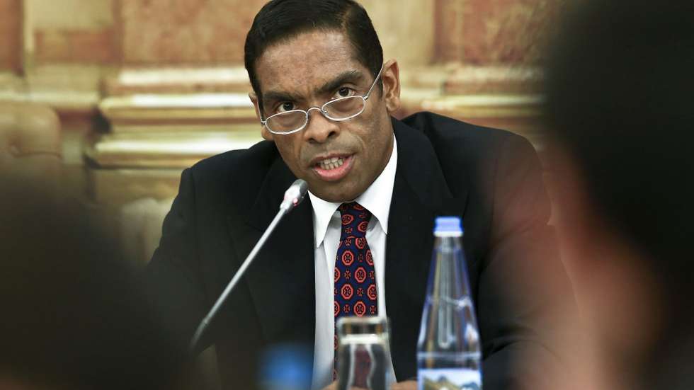 O MP acusou Álvaro Sobrinho de 18 crimes de abuso de confiança agravado (cinco dos quais em coautoria) e cinco de branqueamento