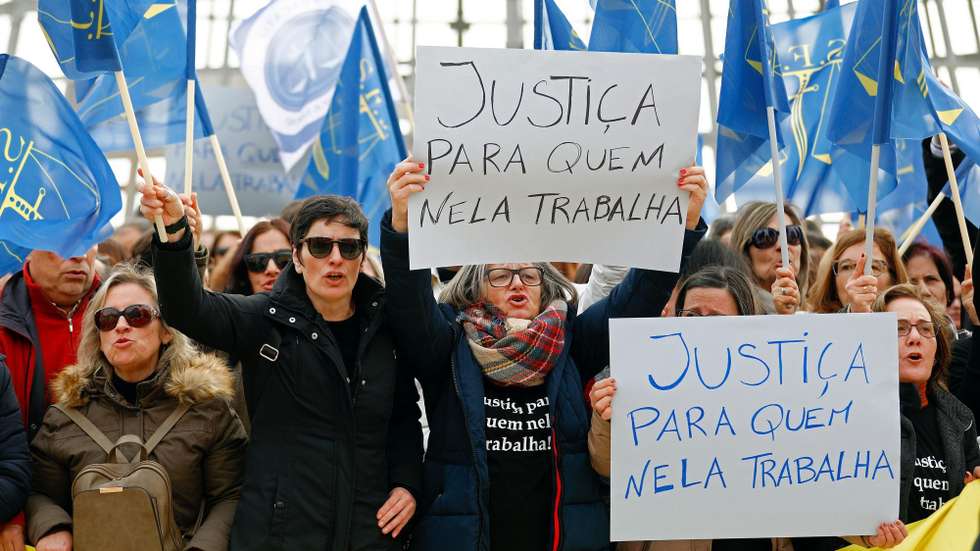 A greve estende-se até 14 de julho