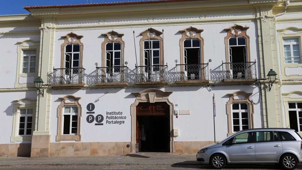 Em comunicado enviado à agência Lusa, o IPP explica que vai investir sete milhões de euros para criar 170 novas camas para estudantes deslocados, numa iniciativa inserida no Plano Nacional para o Alojamento no Ensino Superior