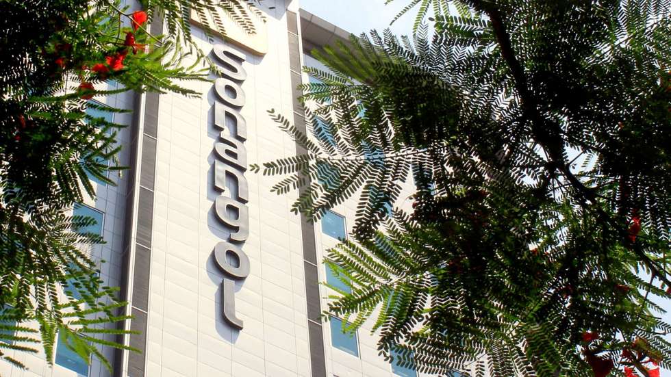 Os 40% das ações em disputa da Esperaza têm um valor atual de mercado de cerca de 700 milhões de dólares norte-americanos (593 milhões de euros)