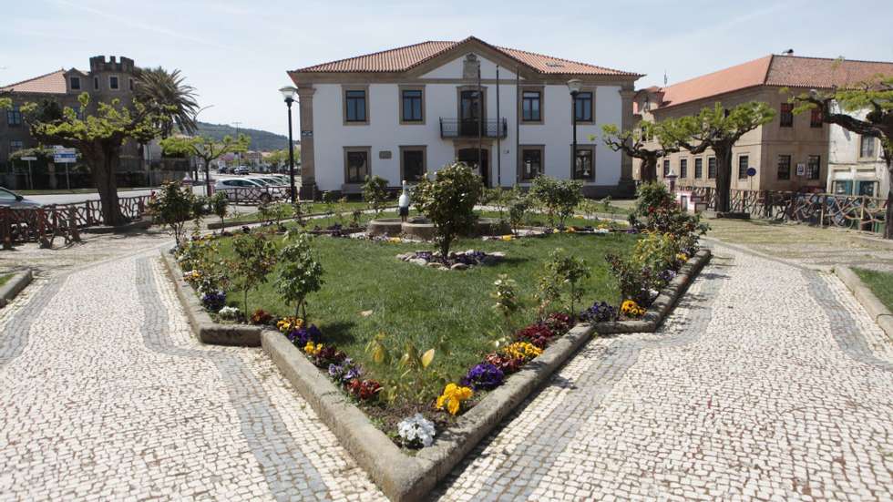 &quot;Neste tempo de incerteza e de guerra, o referendo é inoportuno&quot;, assume Carlos Condesso, também autarca em Figueira de Castelo Rodrigo