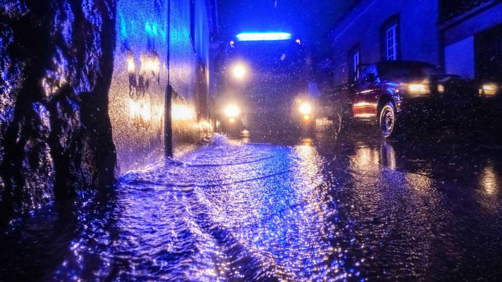O Instituto Português do Mar e da Atmosfera colocou todas as ilhas dos Açores sob aviso amarelo devido às previsões de chuva, por vezes forte