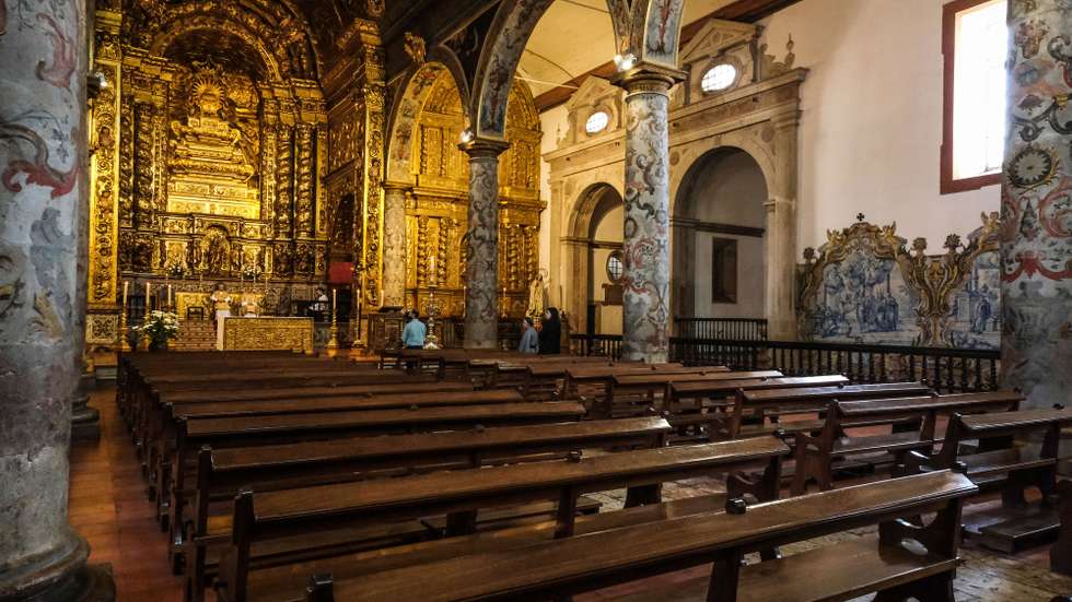 D. José Ornelas, Bispo de Setúbal, preside à missa de domingo de Páscoa na Catedral da Diocese, em Setúbal, 12 abril 2020.  RUI MINDERICO/LUSA