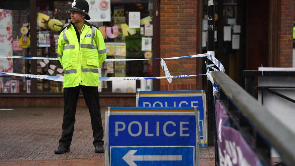 epa06592988 A police officer on duty in a cordoned off area in Salisbury, southern England, 10 March 2018. Russian ex-spy Sergei Skripal and his daughter Yulia Skripal were attacked with a nerve agent on 04 March 2018. The London Metropolitan Police Service (MPS) reported that Detectives investigating how former Russian spy Sergei aged 66 and Yulia Skripal became seriously ill in Salisbury southern England on 04 March 2018 exposure to a nerve agent and continue to work with specialist health experts.  EPA/NEIL HALL