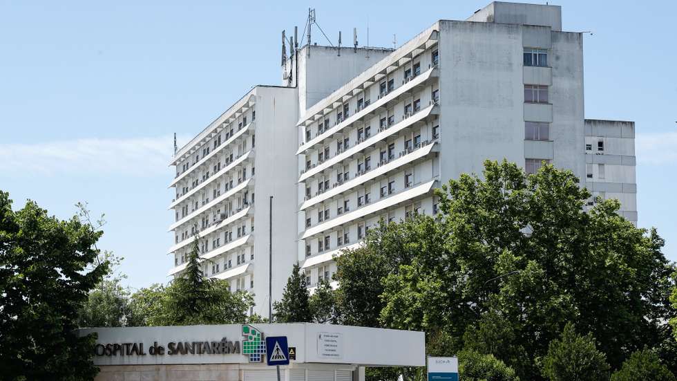 Na nota, o Hospital Distrital de Santarém alerta ainda à população para que evite ir às urgências