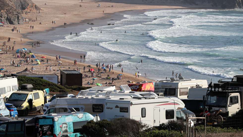 Dezenas de caravanistas pernoitam ilegalmente nos parques de várias praias de Aljezur e Vila do Bispo, no Algarve, situação que desagrada aos empresários locais, que se queixam de não haver fiscalização, apesar do risco para a saúde pública, Aljezur,  7 de agosto de 2020( ACOMPANHA TEXTO DE 16 DE AGOSTO DE  2020  ). LUÍS FORRA/LUSA