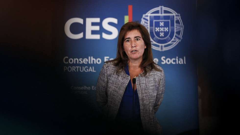A ministra do Trabalho, Solidariedade e Segurança Social, Ana Mendes Godinho, em declarações à comunicação social após a reunião da Comissão Permanente de Concertação Social realizada no Palácio da Ajuda, em Lisboa, 2 de setembro de 2020. RODRIGO ANTUNES/LUSA