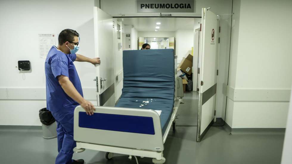 O Hospital Sousa Martins da Guarda respondeu com “sucesso” à pandemia da covid-19 e atravessa um período de acalmia que permite repor serviços nos locais originais e reduzir a área de internamento de 110 para 40 camas, Guarda, 20 de maio de 2020. (ACOMPANHA TEXTO DE 21/05/2020) MIGUEL PEREIRA DA SILVA/LUSA