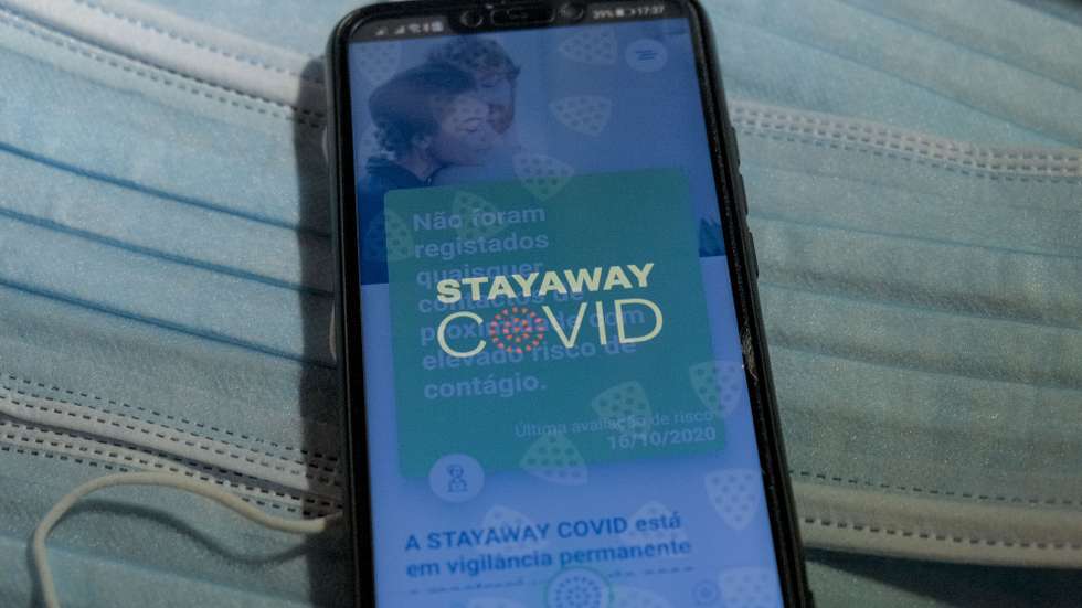 A app StayAway Covid, que pretende identificar potenciais exposições a pessoas infetadas com Covid-19,  Lisboa, 16 de outubrode 2020. ANTÓNIO COTRIM/LUSA