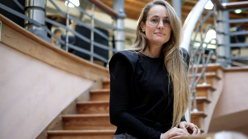 Ana Rocha de Sousa estudou Pintura na Faculdade de Belas Artes da Universidade de Lisboa e fez um mestrado em realização na Escola de Cinema de Londres, no Reino Unido