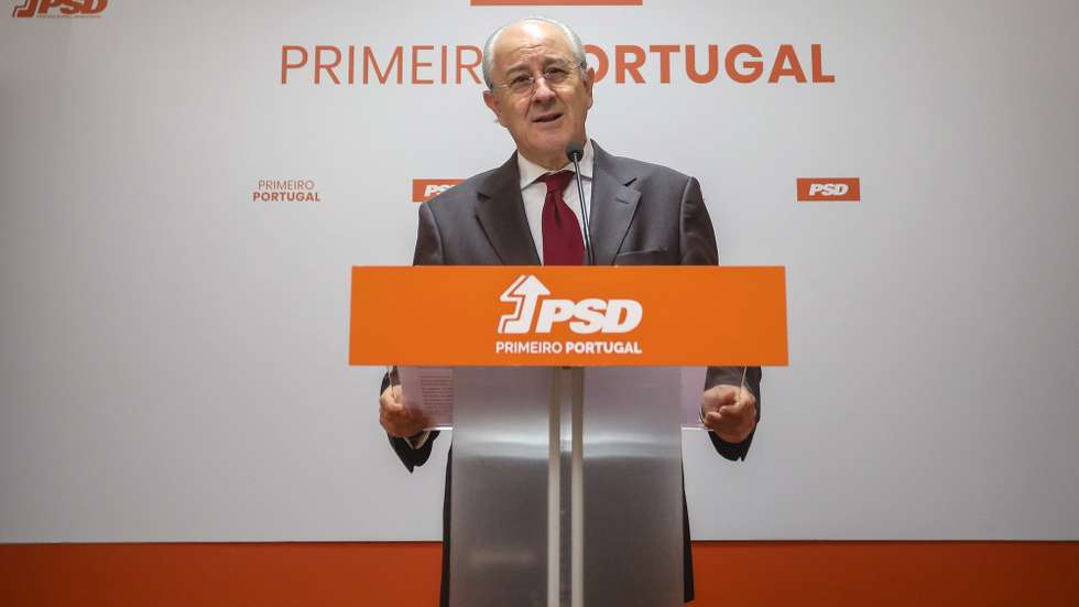 O presidente do Partido Social Democrata (PSD), Rui Rio, reage ao resultado das eleições legislativas da Região Autónoma dos Açores, na sede do partido, no Porto, 25 de outubro de 2020. O presidente do PSD, Rui Rio, destacou hoje “o resultado francamente positivo” nas eleições regionais dos Açores, considerando que a perda da maioria absoluta do PS mostra “um notório desgaste do governo regional” socialista, tal como do executivo nacional. JOSÉ COELHO/LUSA