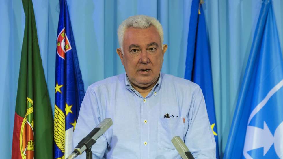O presidente do CDS-PP Açores, Artur Lima, reage ao resultado das eleições legislativas da Região Autónoma dos Açores, Angra do Heroísmo, Ilha Terceita, Açores, 26 de outubro de 2020. De acordo com os dados, com todas as freguesias apuradas (156) e os 57 mandatos atribuídos, o CDS-PP conquistou 5,51% dos votos, obtendo três mandatos, o que representa um decréscimo em comparação ao resultado obtido em 2016, mas que lhe permite continuar a ser a terceira força política nos Açores. ANTÓNIO ARAÚJO/LUSA