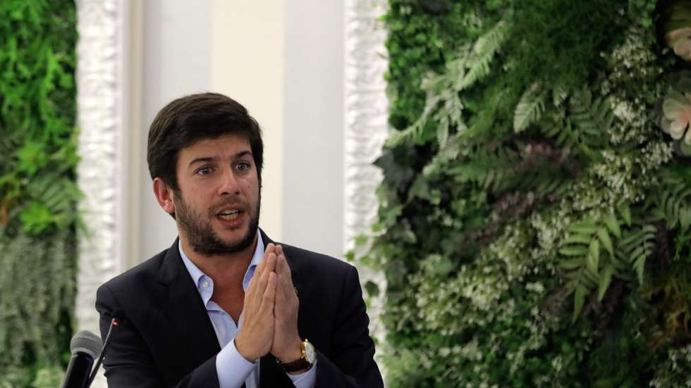 O presidente do CDS-PP, Francisco Rodrigues dos Santos, discursa durante a sessão de encerramento do Conselho Nacional da Juventude Popular, em Fátima, 07 de novembro de 2020. PAULO CUNHA/LUSA