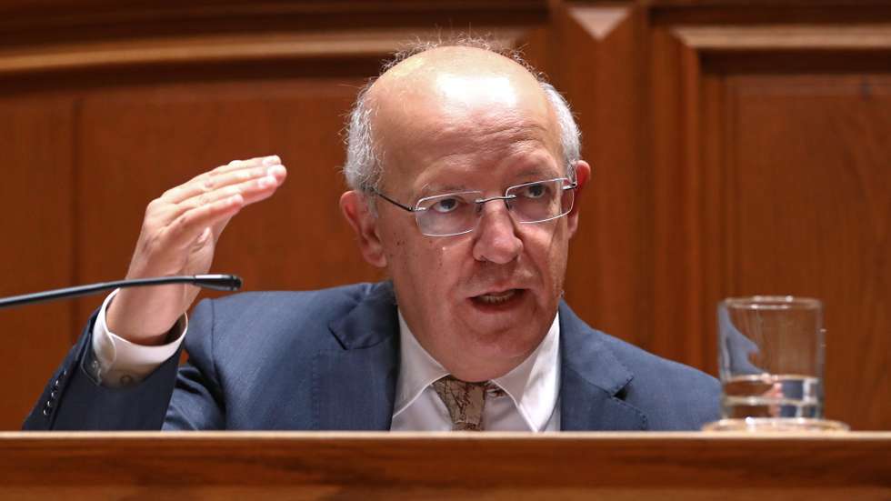 O ministro dos Negócios Estrangeiros, Augusto Santos Silva, intervém durante a sua audição na Comissão de Orçamento e Finanças (conjunta com as comissão de Negócios Estrangeiros e Comunidades Portuguesas, de Assuntos Europeus, e de Economia, Inovação, Obras Públicas e Habitação) no âmbito da apreciação, na especialidade, do Orçamento do Estado para 2021, na Assembleia da República, em Lisboa, 11 de novembro de 2020. ANTÓNIO PEDRO SANTOS/LUSA