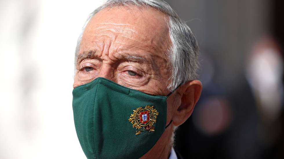 O Presidente da República, Marcelo Rebelo de Sousa, à saída da missa de corpo presente de Gonçalo Ribeiro Telles, na Igreja dos Jerónimos, em Lisboa, 12 de novembro de 2020. Arquitecto paisagista, político, professor universitário e um dos rostos mais reconhecidos do movimento monárquico, Gonçalo Ribeiro Telles morreu ontem em sua casa aos 98 anos. ANTÓNIO PEDRO SANTOS/LUSA