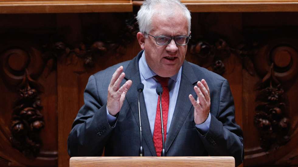 O ministro da Administração Interna, Eduardo Cabrita, no debate sobre o pedido de autorização de renovação do estado de emergência na Assembleia da República, em Lisboa, 20 de novembro de 2020. ANTÓNIO COTRIM/LUSA